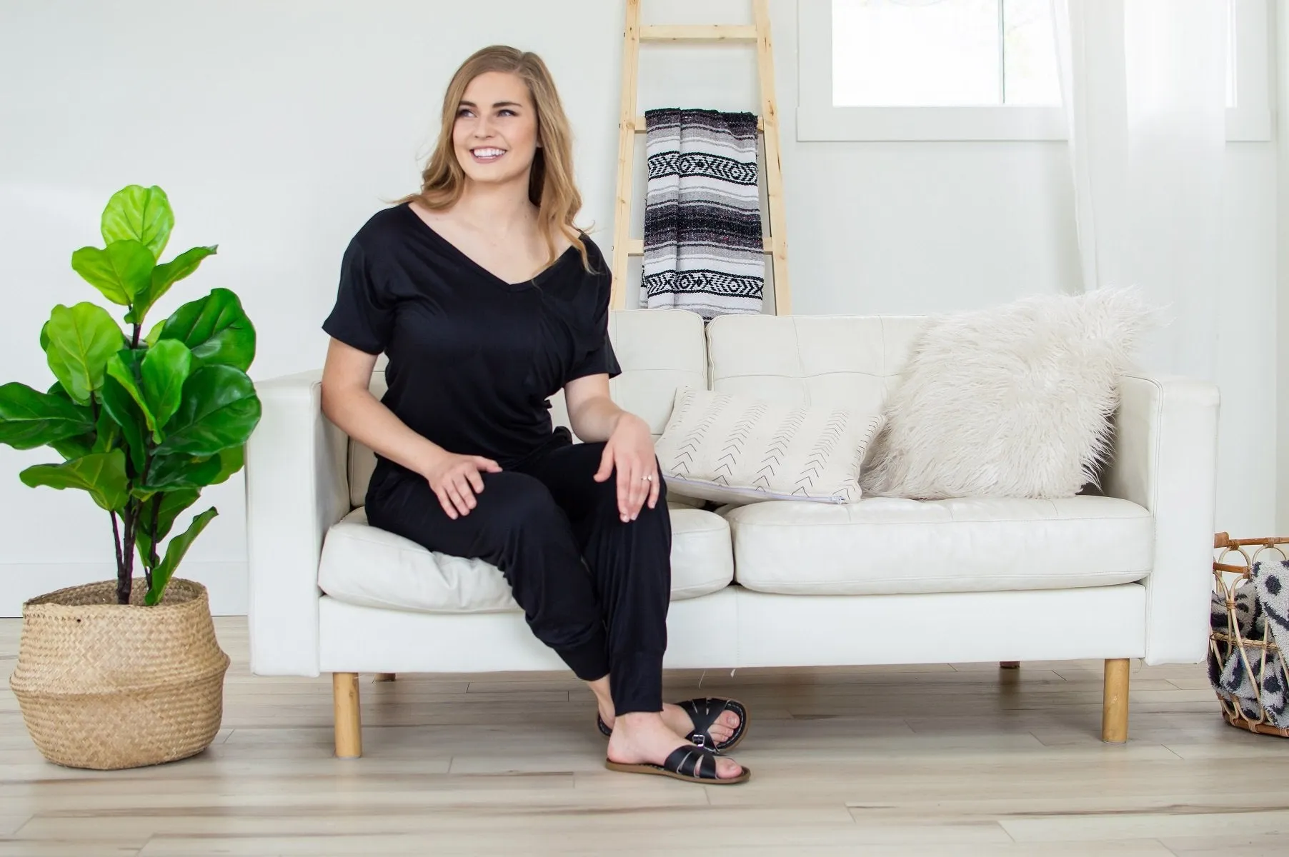 Black V-neck Jumper